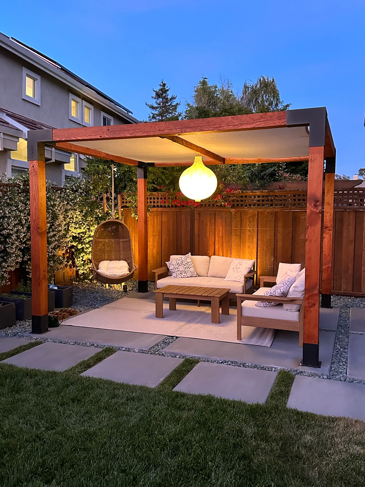 Garden pergola — Redwood